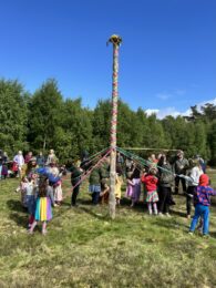 Weaving the Maypole